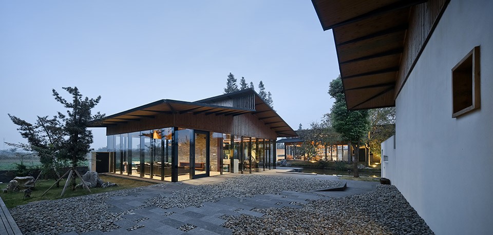 32_deep3 courtyard_su architects