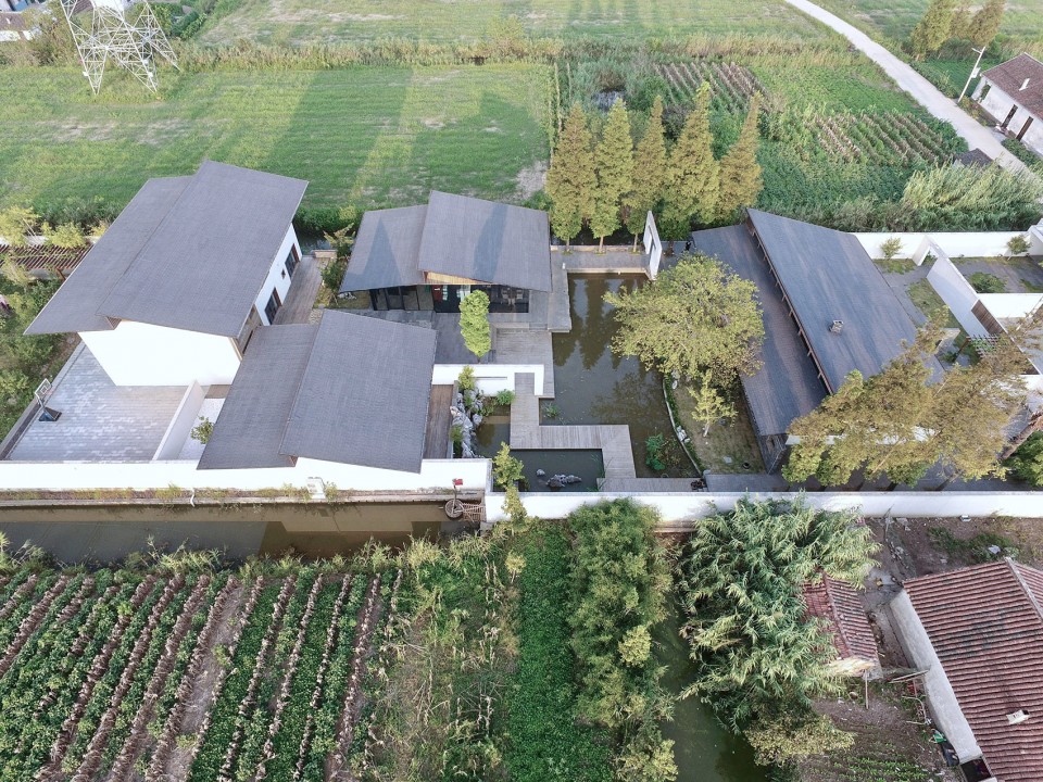 1 deep3 courtyard su architects