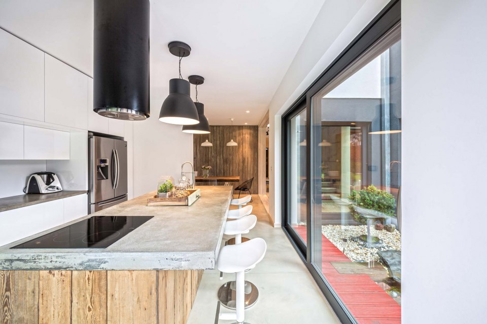 4-MA091_Fence-House_HR_16