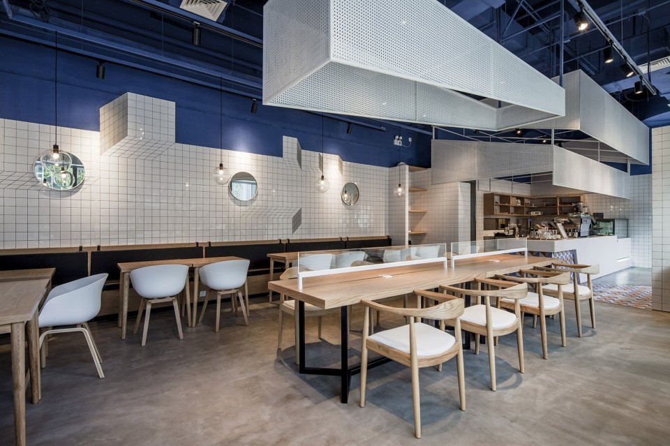 4-Paras-Cafe-Shanghai-by-TSP-Studio-960x639