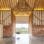 萨福克教堂山谷仓改造住宅 / David Nossiter Architects