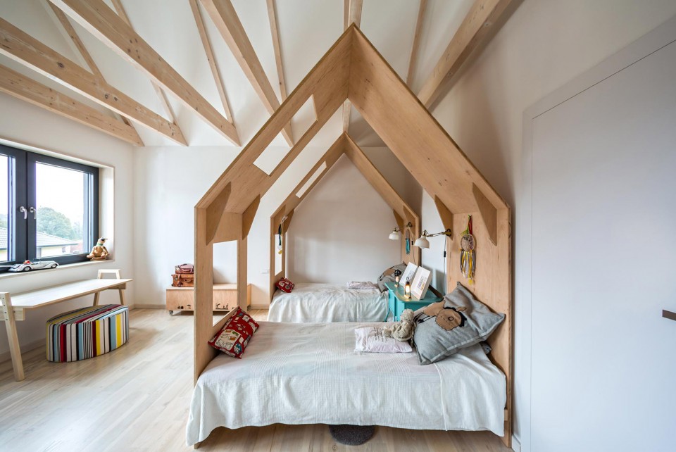 6-MA091_Fence-House_HR_45