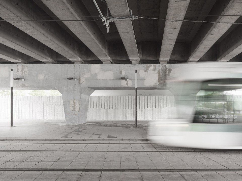 005-A waste sorting centre beneath the ring-road by DATA Architectes