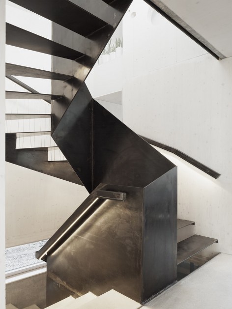 3-stair1_the Marly House_KARAWITZ