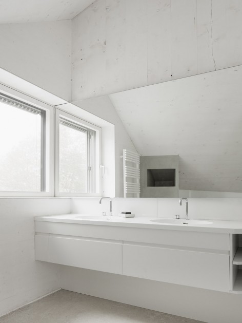9-bathroom_the Marly House_KARAWITZ