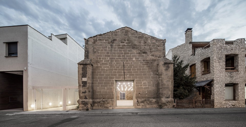002-The Ancient Church of Vilanova de la Barca By AleaOlea architecture & landscape