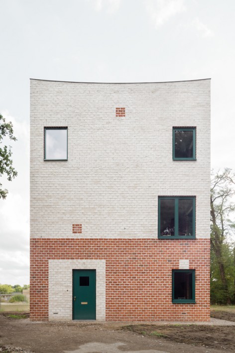 005-ATLAS HOUSE BY MONADNOCK