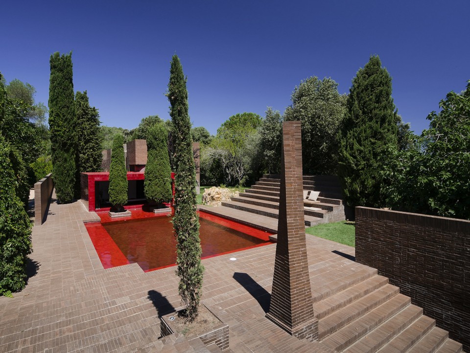 005-Family House by Ricardo Bofill Taller de Arquitecturaricardo_bofill_taller_arquitectura_montras_house_spain_08