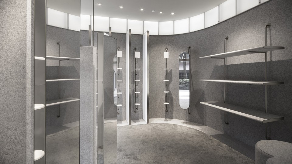 006-FUO Wuhan: a room for the narcissist By LUKSTUDIO