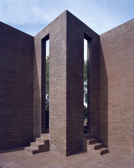 006-Family House by Ricardo Bofill Taller de Arquitecturaricardo_bofill_taller_arquitectura_montras_house_spain_34