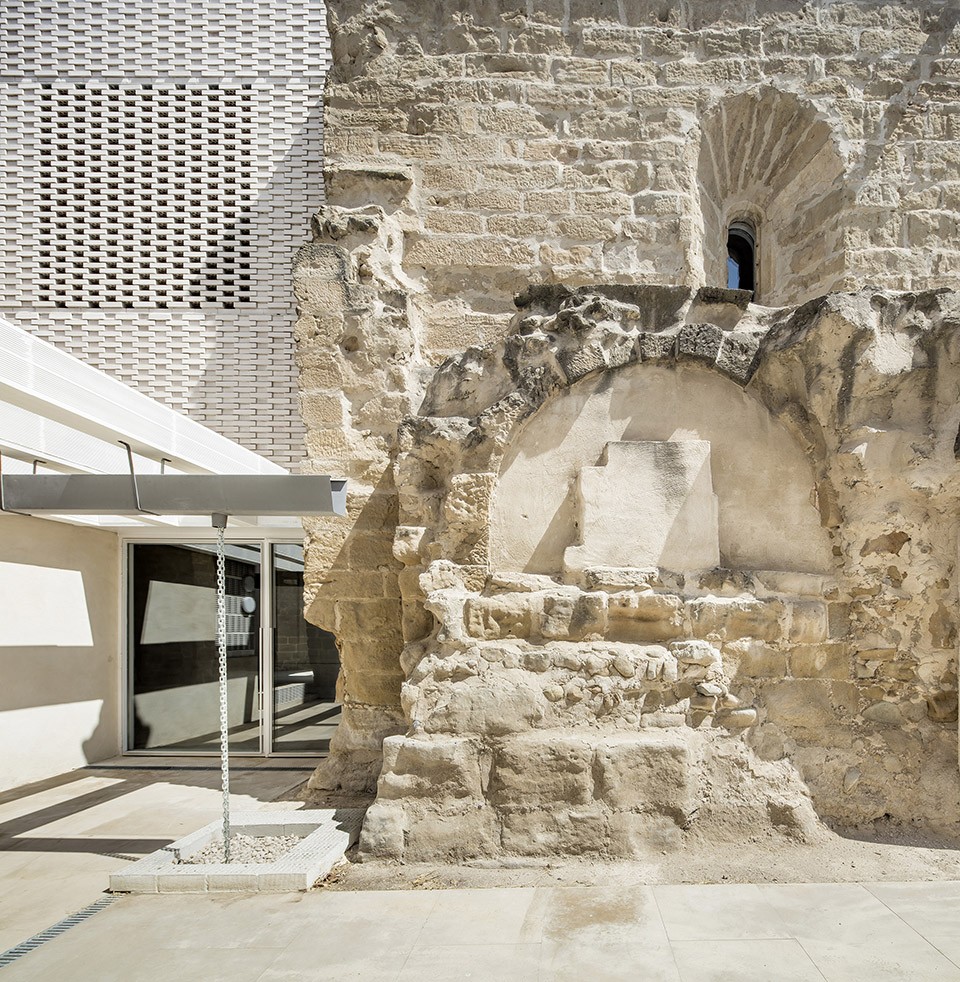 007-The Ancient Church of Vilanova de la Barca By AleaOlea architecture & landscape