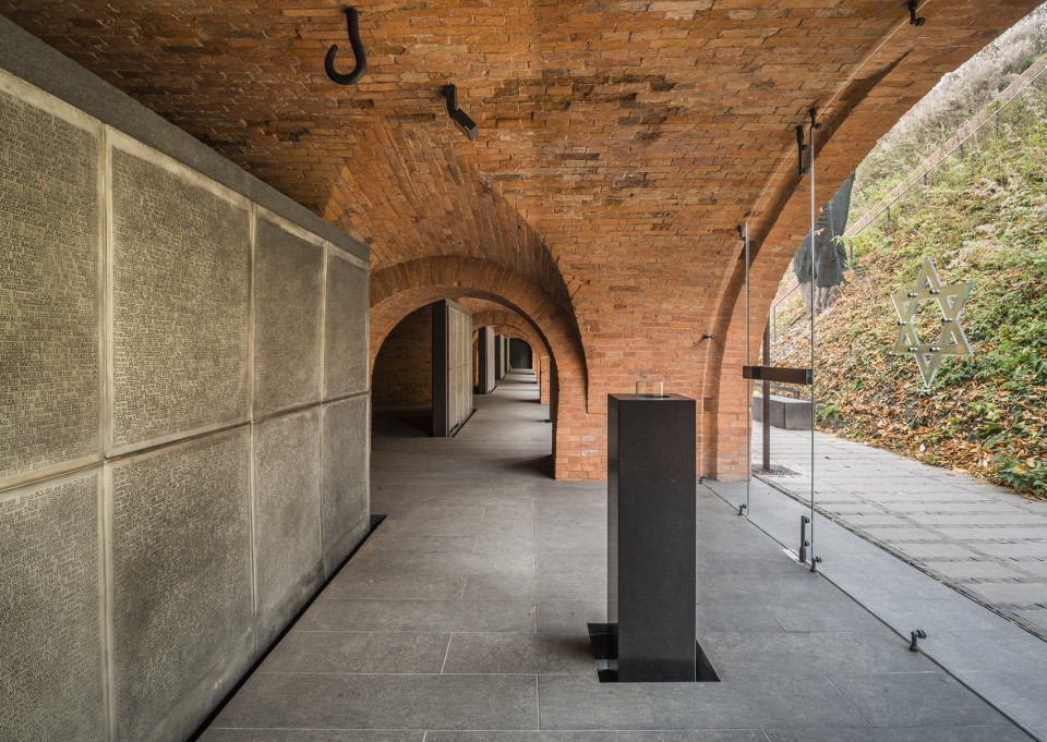 008-Katyn Museum