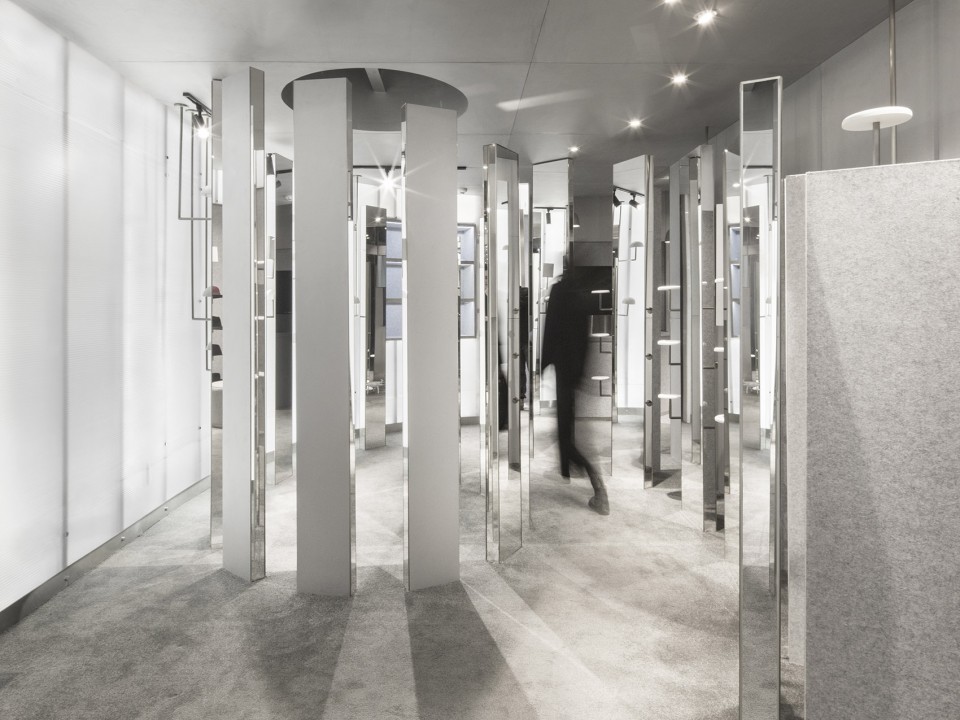 010-FUO Wuhan: a room for the narcissist By LUKSTUDIO
