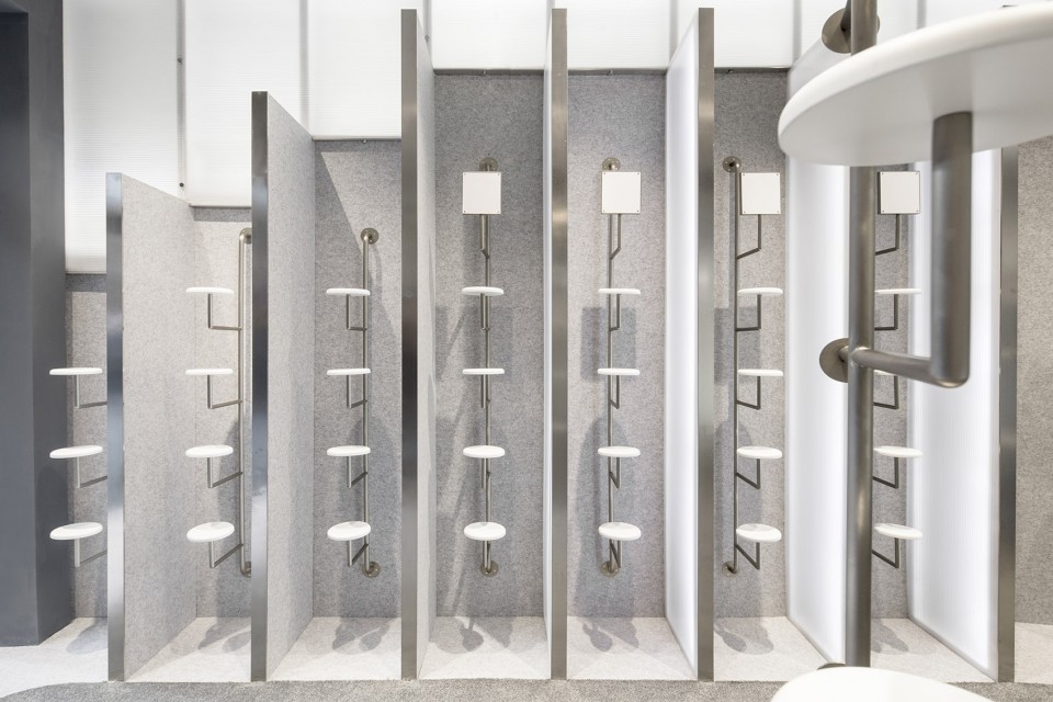 011-FUO Wuhan: a room for the narcissist By LUKSTUDIO