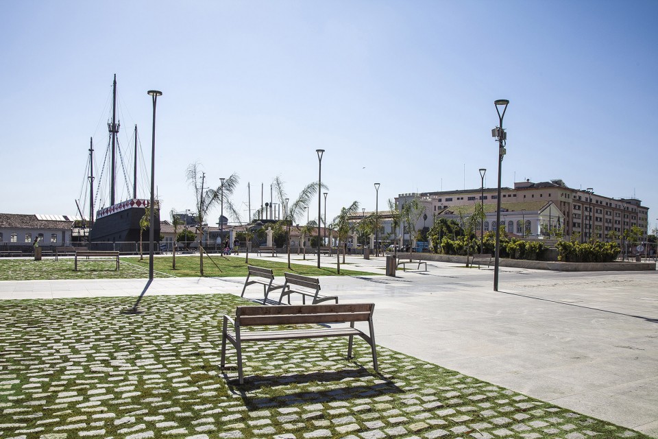 015-Orla Conde Waterfront Promenade