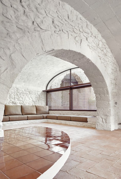 015-Refurbishment of a country house in Empordà by ARQUITECTURA-G
