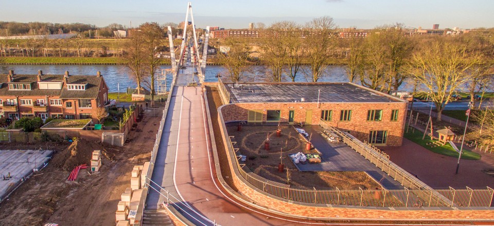 004-Dafne Schippers Bridge