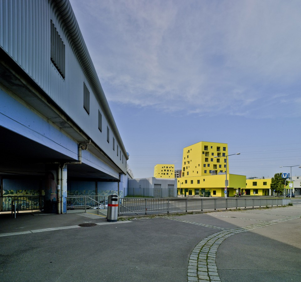 PLAY STUDIO & YES STUDIO