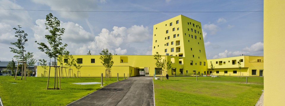 PLAY STUDIO & YES STUDIO
