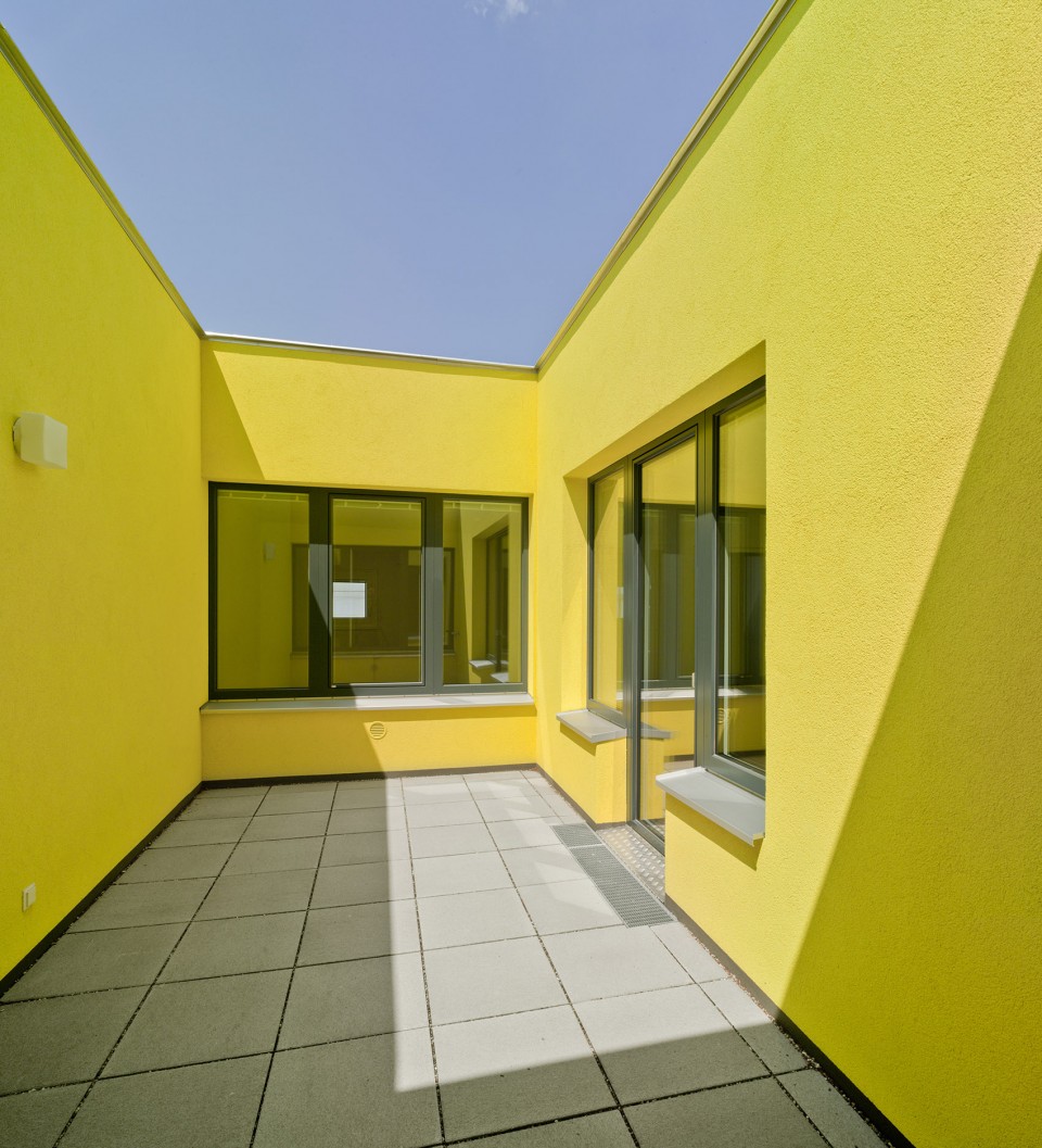 PLAY STUDIO & YES STUDIO
