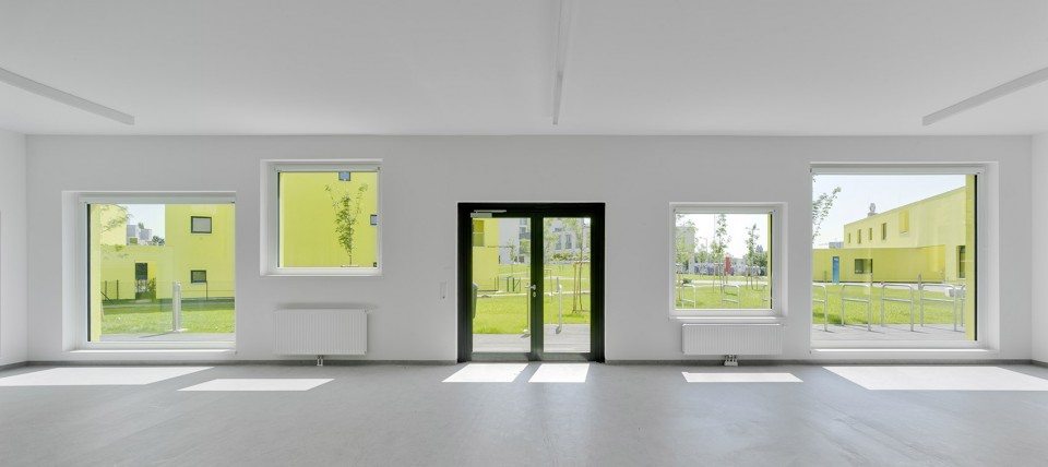 PLAY STUDIO & YES STUDIO