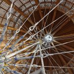 布拉格 DOX 艺术中心上空的飞艇 / Hut Architektury Martin Rajnis