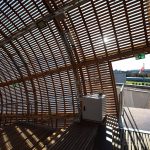 布拉格 DOX 艺术中心上空的飞艇 / Hut Architektury Martin Rajnis