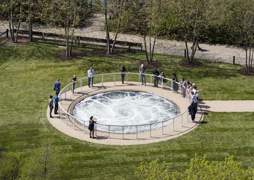 descension Anish Kapoor