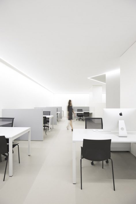 ARV OFFICES By Fran Silvestre Arquitectos