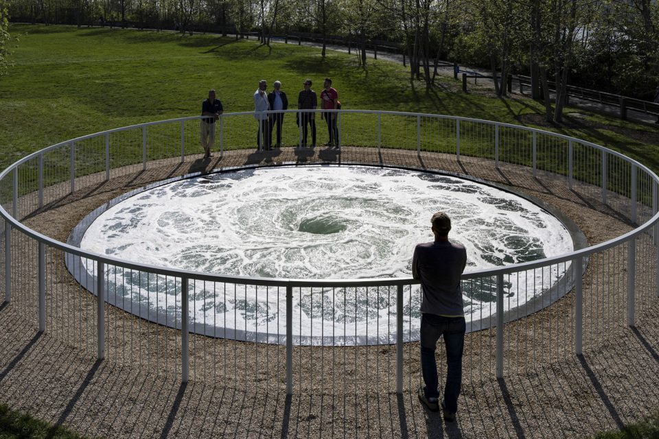 descension Anish Kapoor