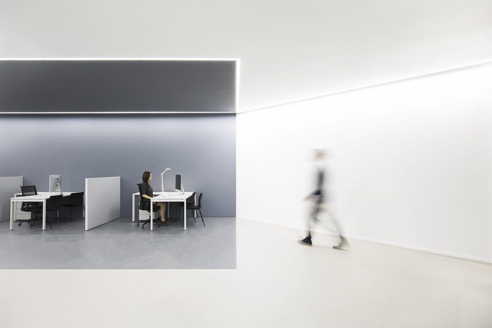 ARV OFFICES By Fran Silvestre Arquitectos