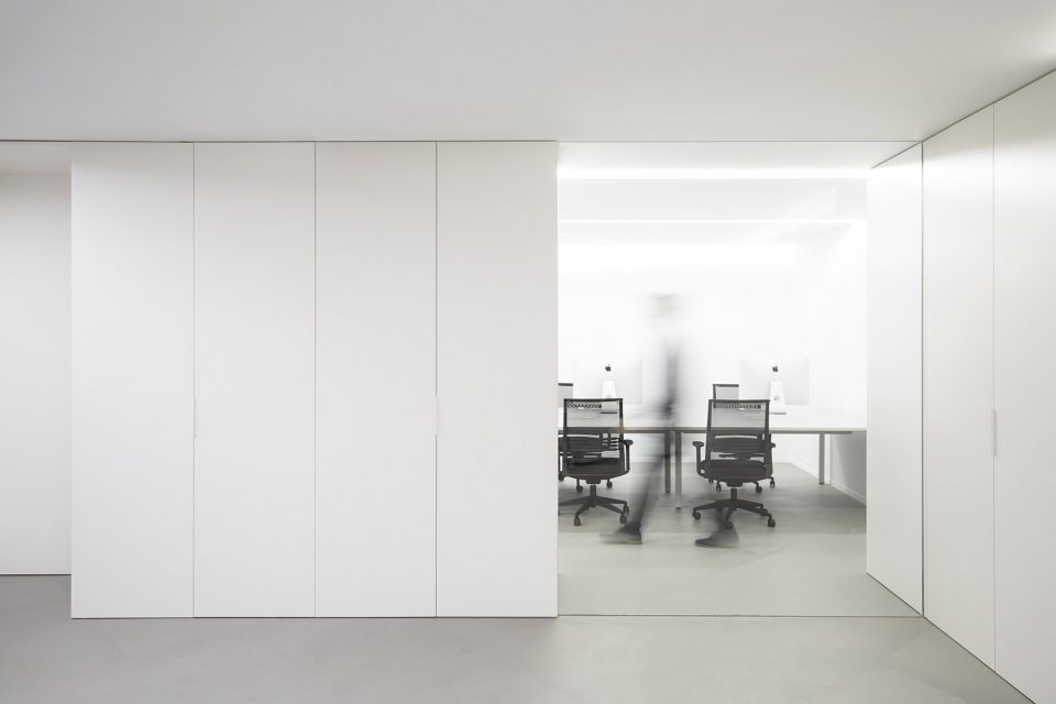 ARV OFFICES By Fran Silvestre Arquitectos