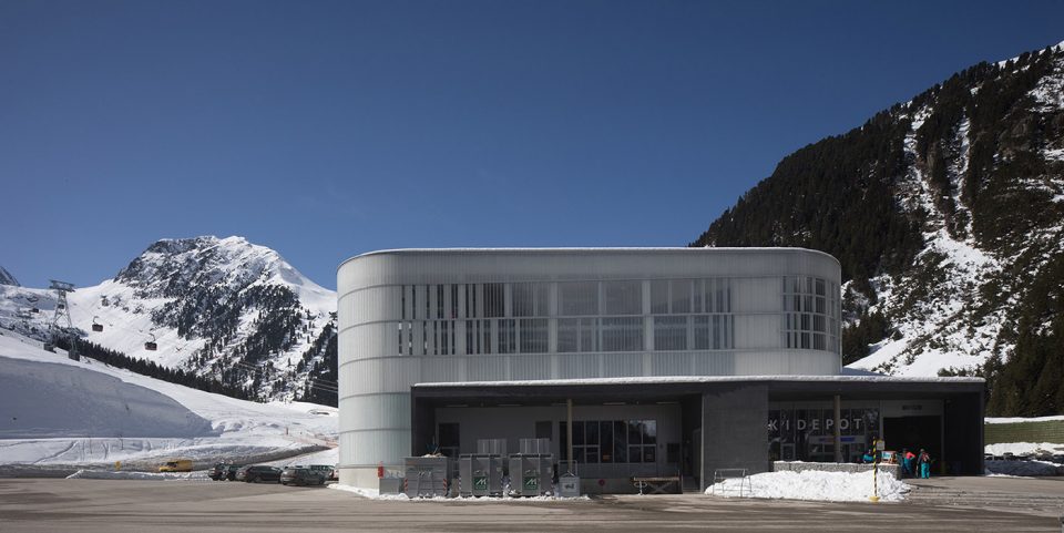 valley station5 3S Eisgratbahn Gondola Lift at Stubai Glacier ao architekten