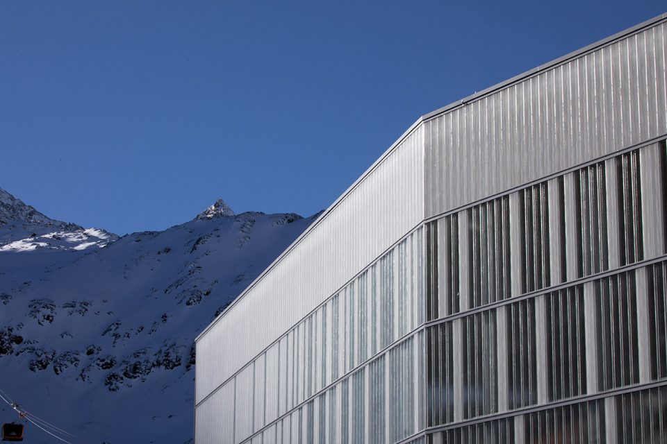 midway station4 3S Eisgratbahn Gondola Lift at Stubai Glacier ao architekten