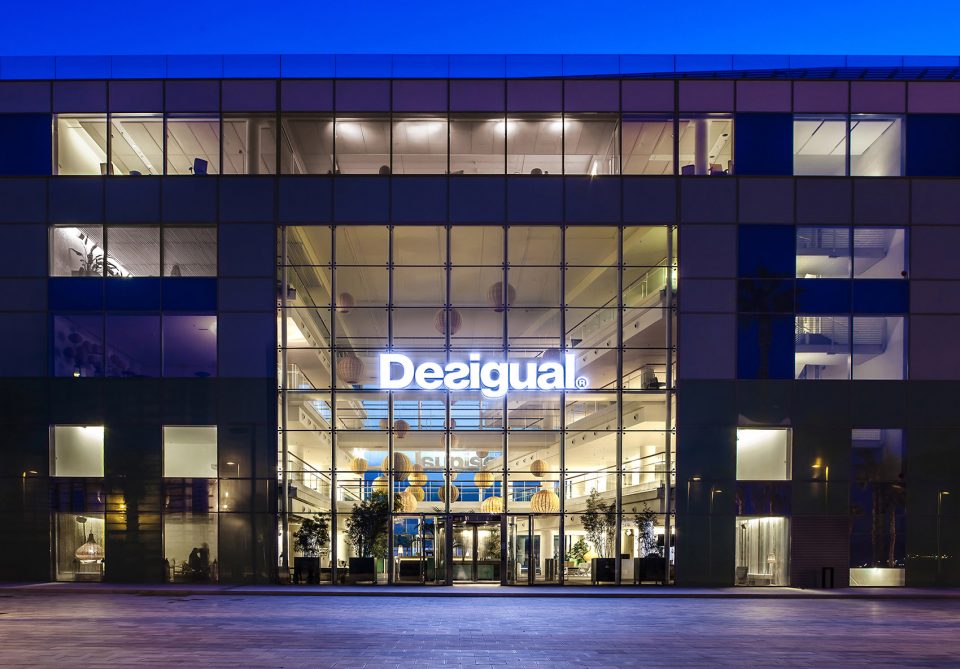 DESIGUAL OFFICES By TURULL SÖRSENSEN ARQUITECTOS 001