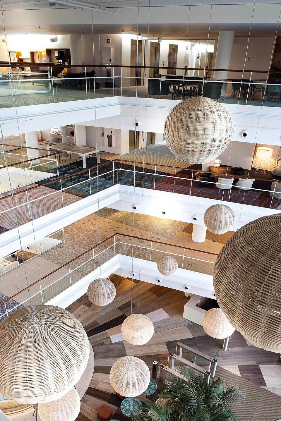 DESIGUAL OFFICES By TURULL SÖRSENSEN ARQUITECTOS 003