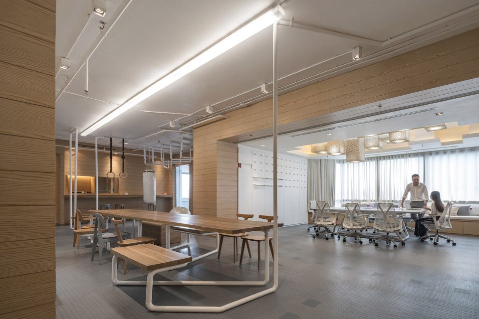 The Inteltion Office bY ONION