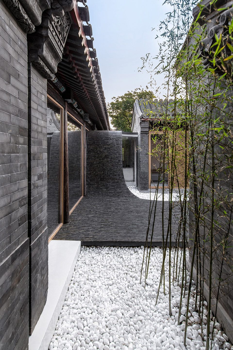 Twisting Courtyard By ARCHSTUDIO