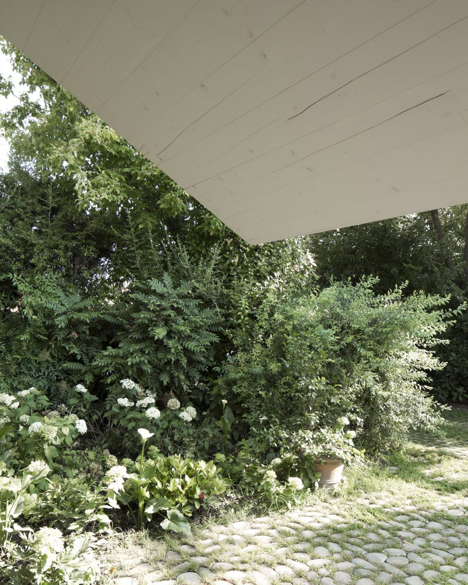 Workshop Garage in a Garden