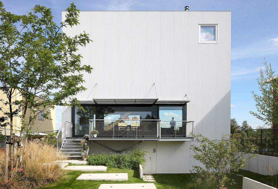 House with 11 Views By Marc Koehler Architects