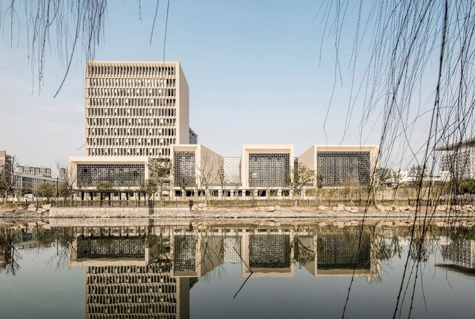 Poetic Construction Huzhou Citizen Service Center By Shenzhen HOOP Architectural Design Co. Ltd