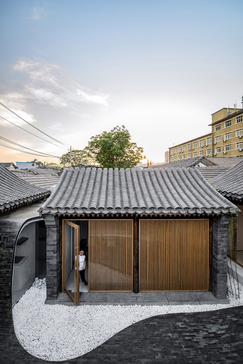 Twisting Courtyard By ARCHSTUDIO