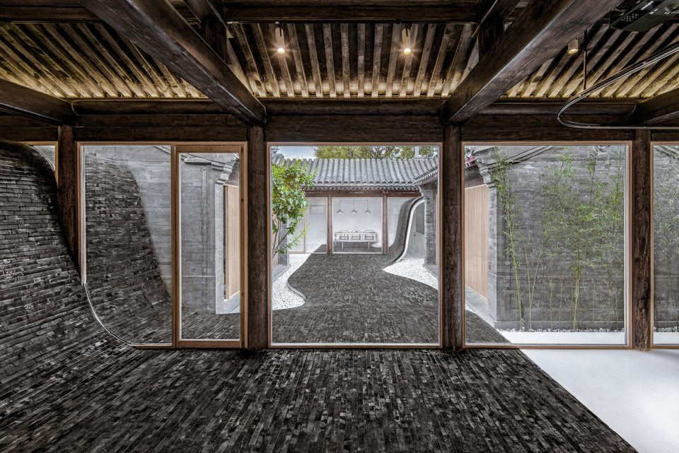 Twisting Courtyard By ARCHSTUDIO