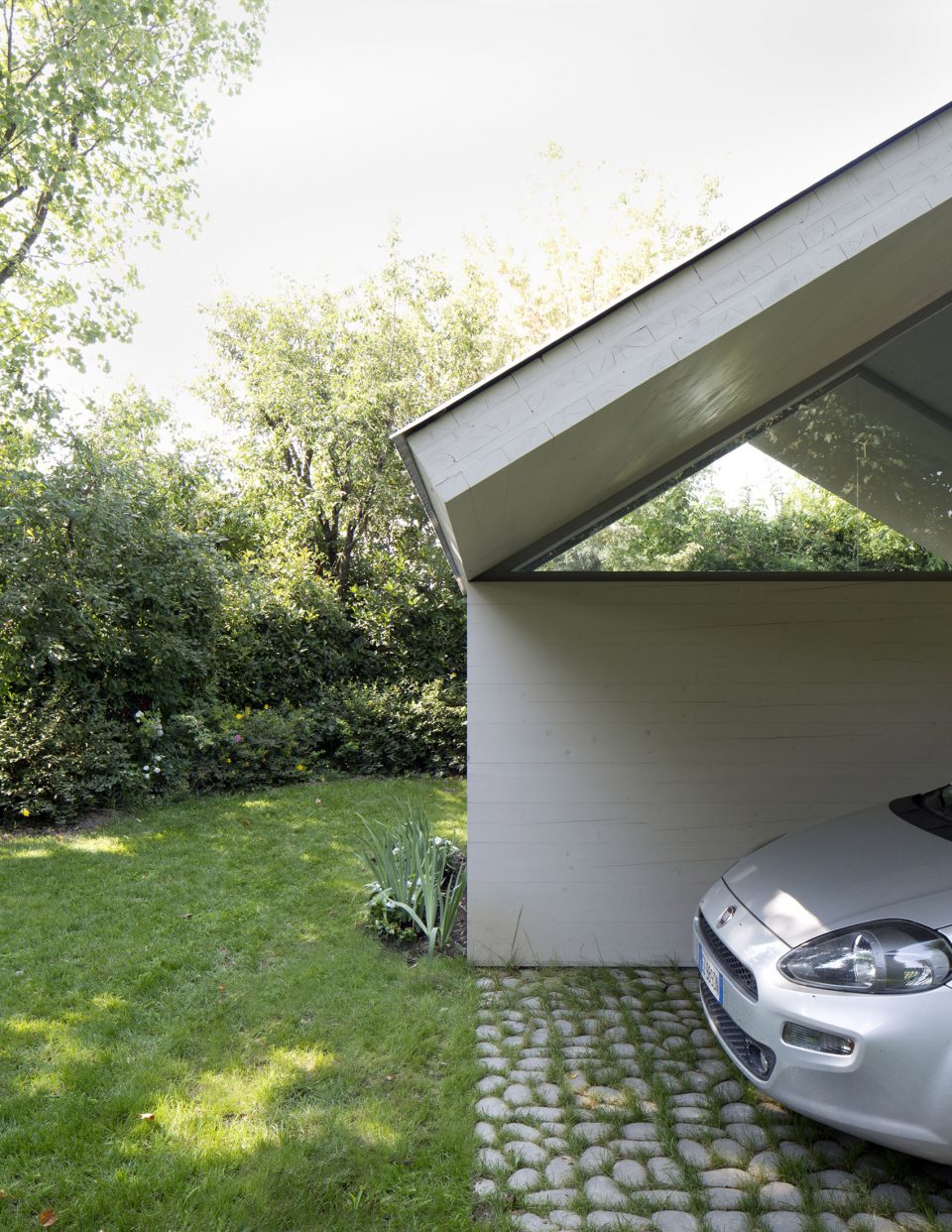 Workshop Garage in a Garden