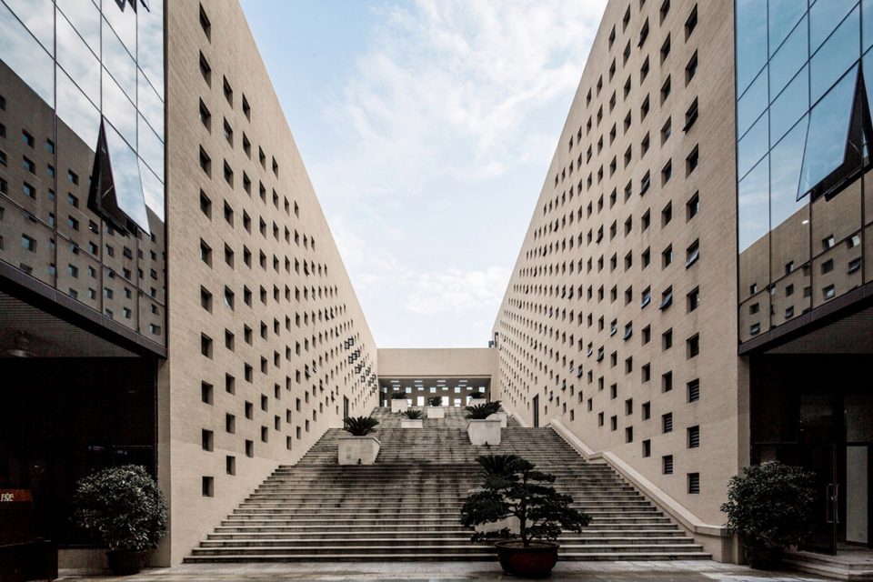 Poetic Construction Huzhou Citizen Service Center By Shenzhen HOOP Architectural Design Co. Ltd
