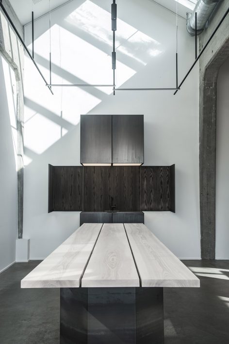 FLOS Scandinavia showroom By OEO Studio