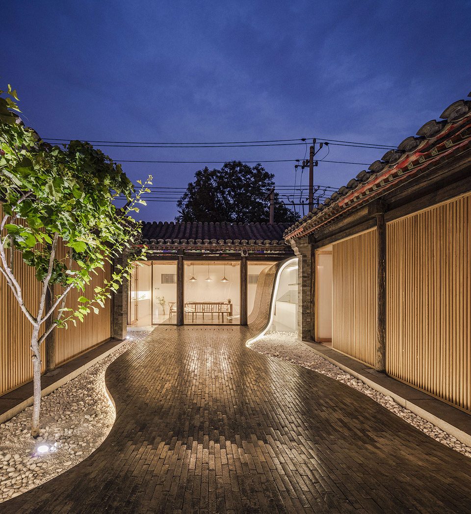 Twisting Courtyard By ARCHSTUDIO