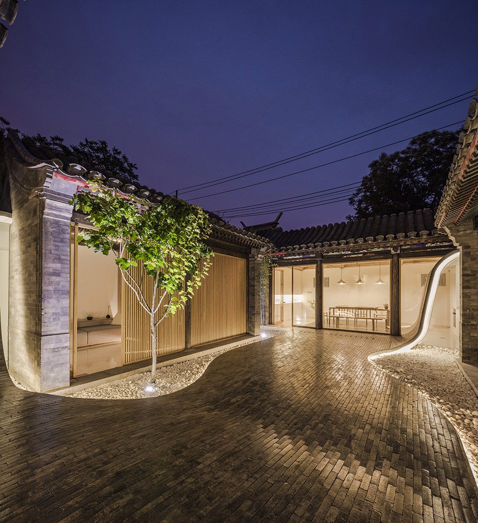 Twisting Courtyard By ARCHSTUDIO