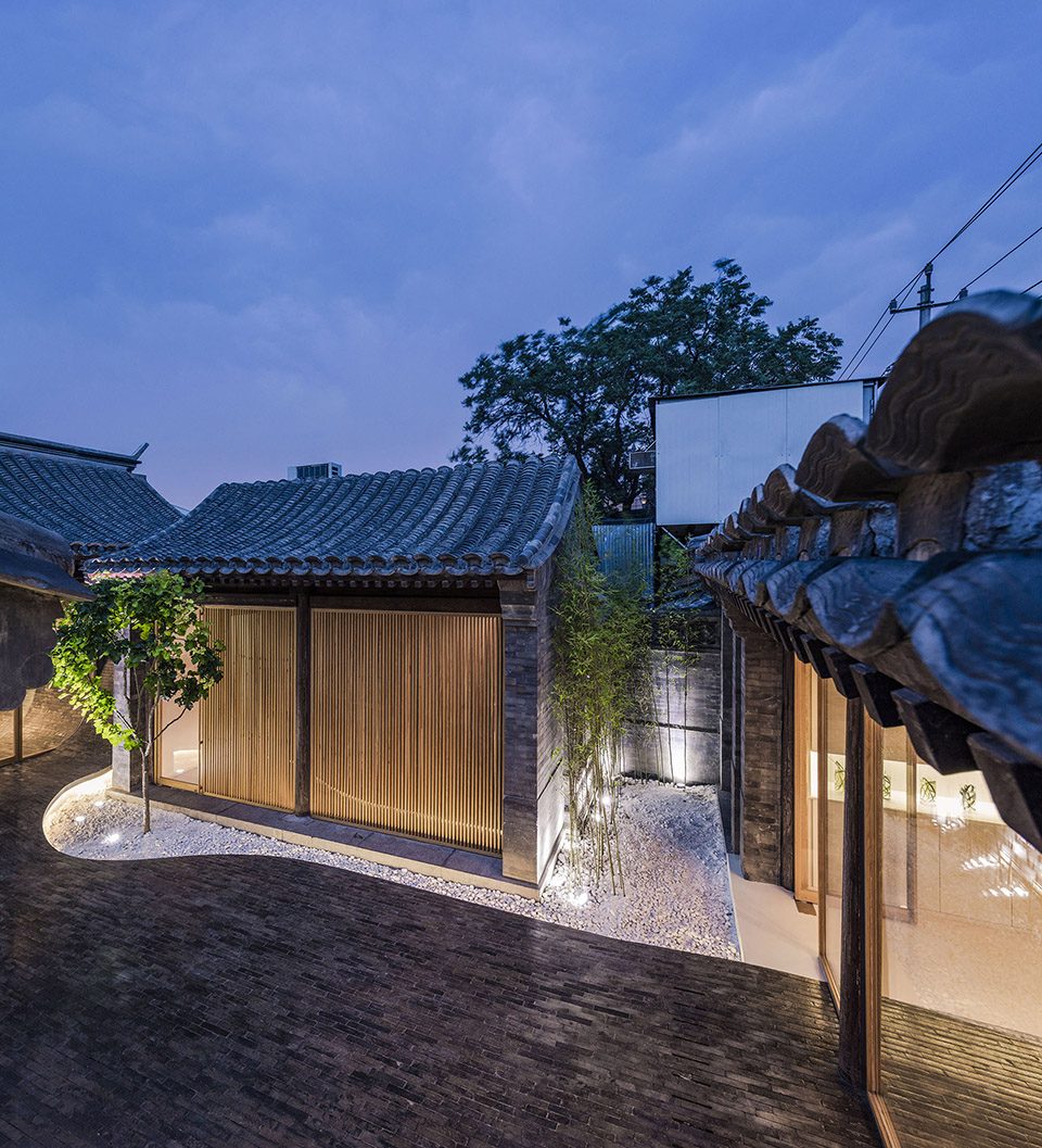 Twisting Courtyard By ARCHSTUDIO