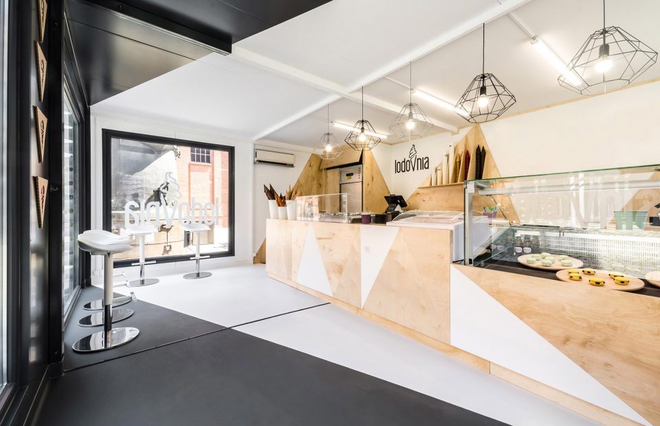 interior1 LODOVNIA Ice Cream Shop mode lina